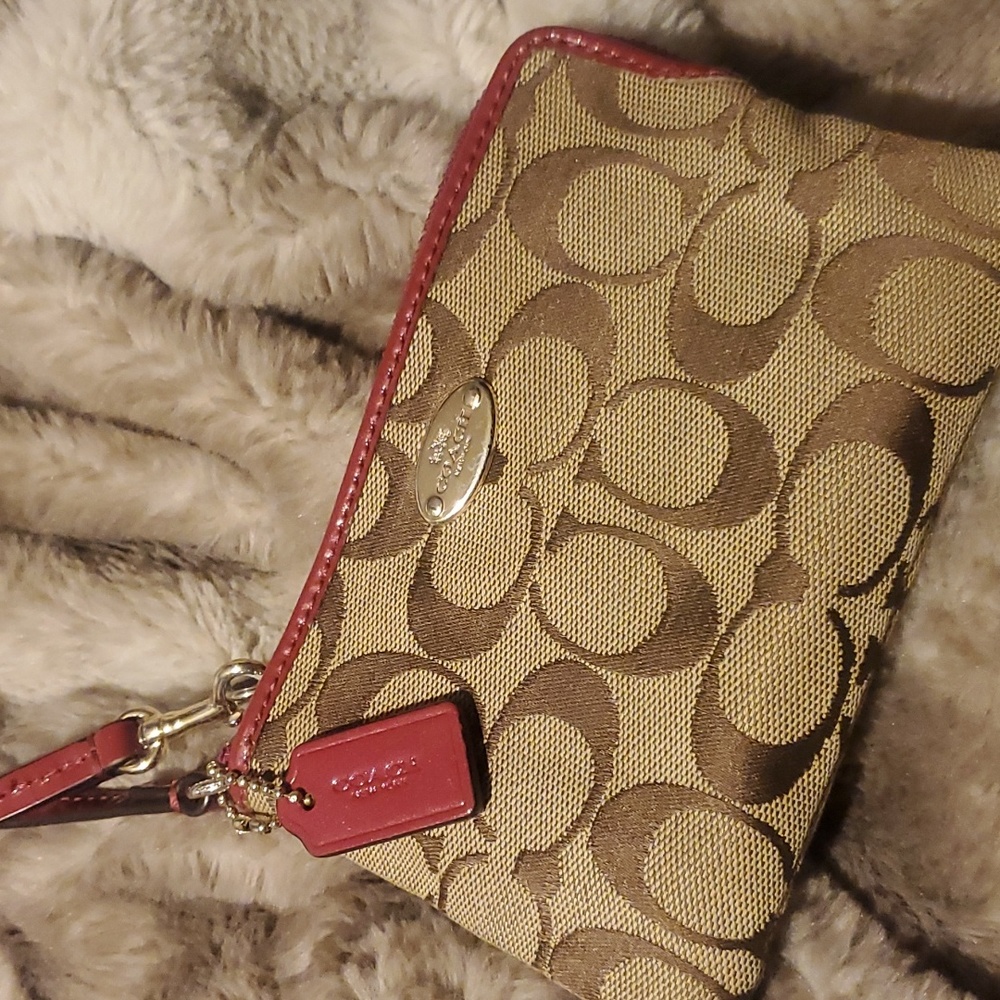 ❤️SOLD ❤️Coach Wallet / Wristlet